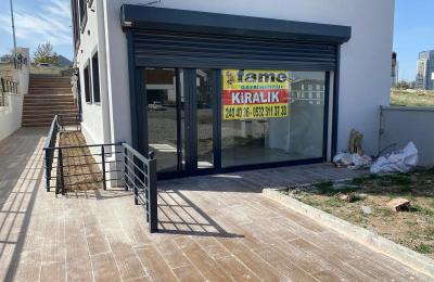 Yaşamkent'te 3036 cadde üzeri yapılı kiralık dükkan 70m2